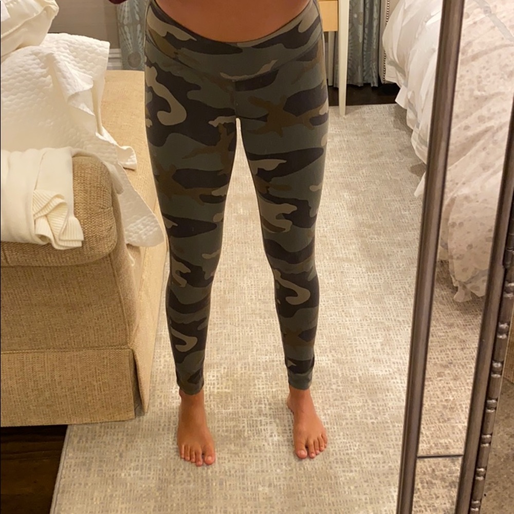 Aritzia ParkLife Camo Workout Leggings